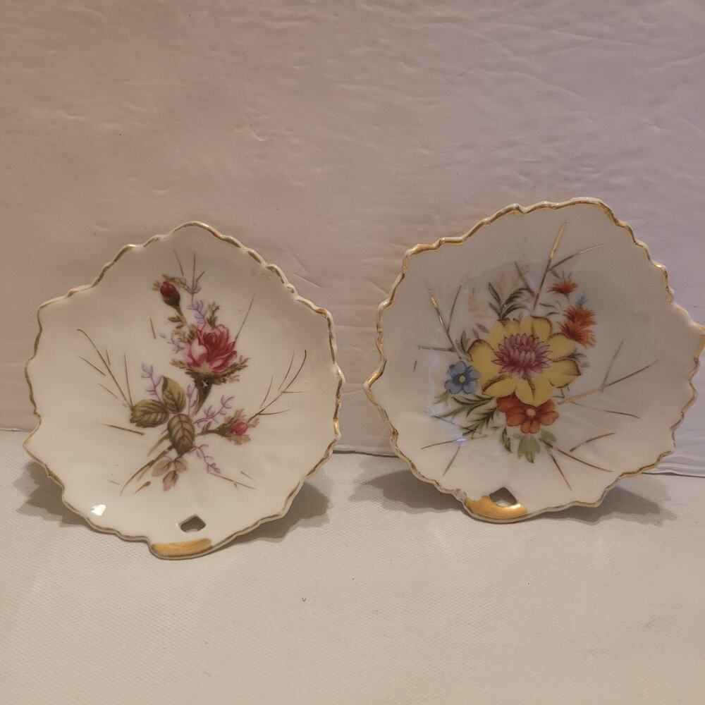 Nasco Vintage Leaf Shaped Trinket Plates